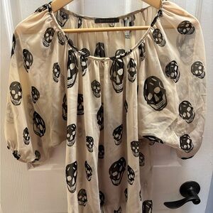 Suzy Shier Black Skull Print Blouse
